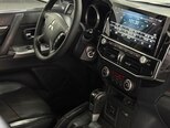 Mitsubishi Pajero-9