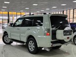 Mitsubishi Pajero-6