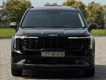 Kia Carnival-1