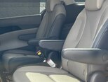 Kia Carnival-12