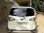 Toyota Sienta-4