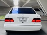 Mercedes E 320-7
