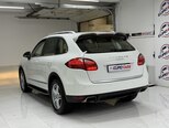 Porsche Cayenne-23