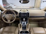 Porsche Cayenne-12