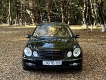 Mercedes E 270-1