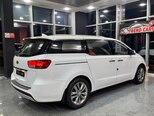 Kia Carnival-7