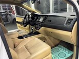 Kia Carnival-14