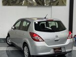 Nissan Tiida-10