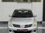 Nissan Tiida-5