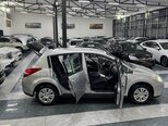 Nissan Tiida-14