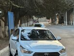 Hyundai Accent-2