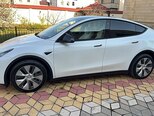 Tesla Model Y-2