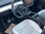 Tesla Model Y-6