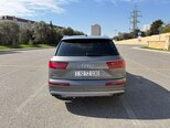 Audi Q7-5