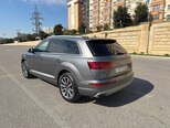 Audi Q7-4