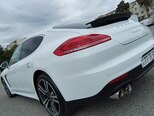 Porsche Panamera-4