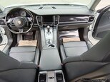 Porsche Panamera-12
