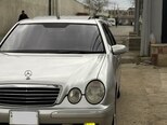 Mercedes E 320-4