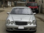 Mercedes E 320-1