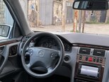 Mercedes E 320-13