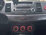 Mitsubishi Lancer-12