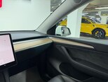 Tesla Model Y-11