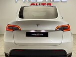 Tesla Model Y-4