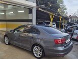 Volkswagen Jetta-2