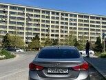 Hyundai Elantra-4