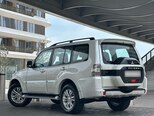 Mitsubishi Pajero-10