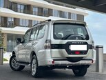 Mitsubishi Pajero-11