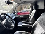 Volkswagen Multivan-9