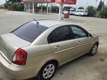 Hyundai Accent-4