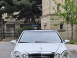 Mercedes E 280-1