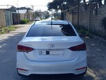 Hyundai Accent-11