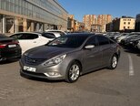 Hyundai Sonata-1