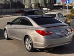 Hyundai Sonata-10
