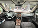 Mercedes E 220-12