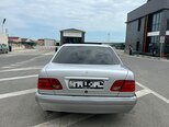 Mercedes E 240-2