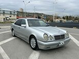 Mercedes E 240-1
