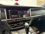Porsche Macan-8