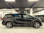 Toyota Sienna-11