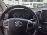 Toyota Land Cruiser-6