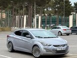 Hyundai Elantra-1