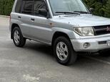 Mitsubishi Pajero io-6