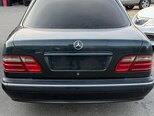 Mercedes E 240-4