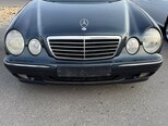 Mercedes E 240-1