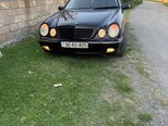Mercedes E 240-11