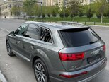 Audi Q7-6