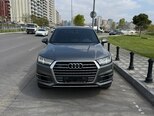 Audi Q7-1